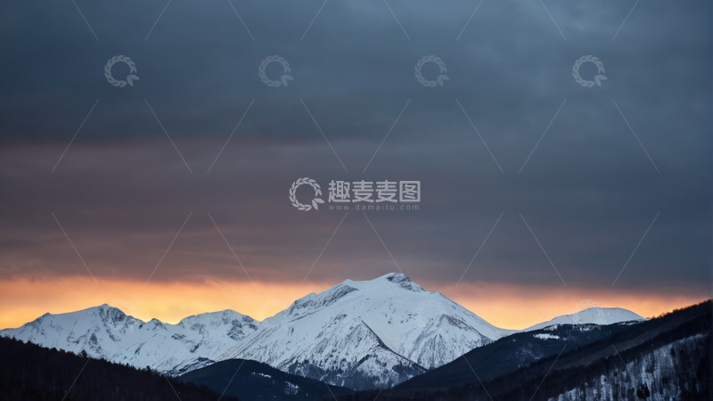 高清大图下载【趣麦麦图】雪山日落自然风光