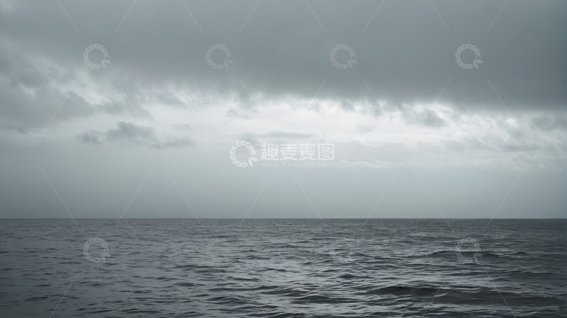 高清大图下载【趣麦麦图】阴沉天空下的广阔海洋
