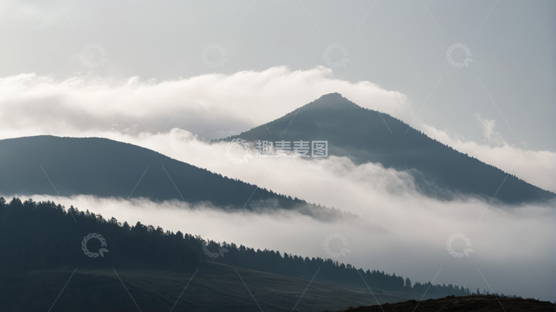 高清大图下载【趣麦麦图】山间云雾缭绕的自然风光