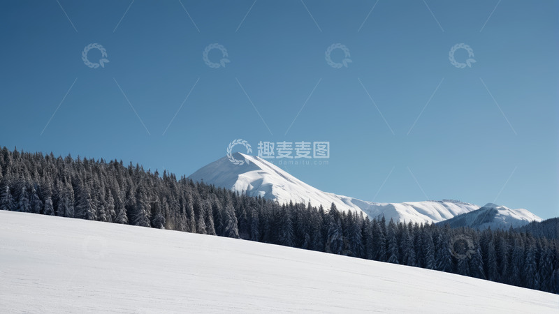高清大图下载【趣麦麦图】雪覆山林与远山景色