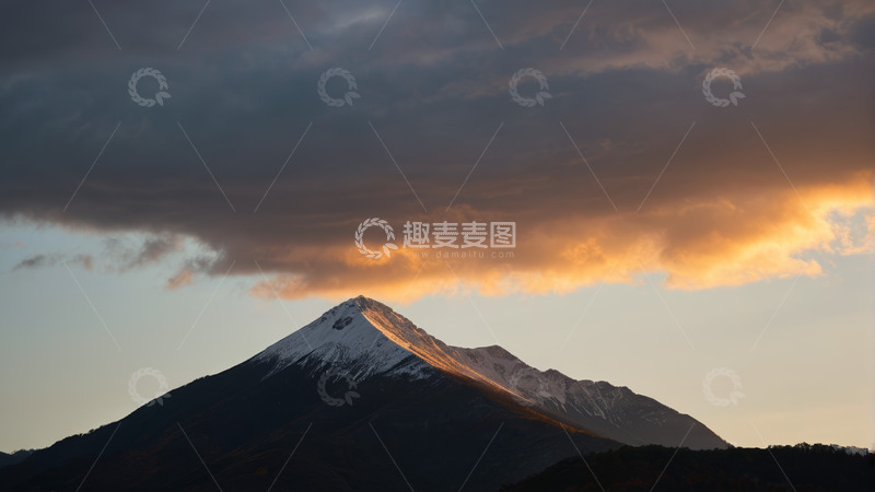 高清大图下载【趣麦麦图】雪山日落时分自然景观