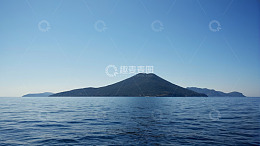 海上远眺岛屿风光