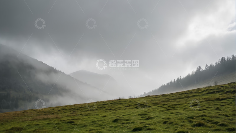 高清大图下载【趣麦麦图】山间草地云雾缭绕景象