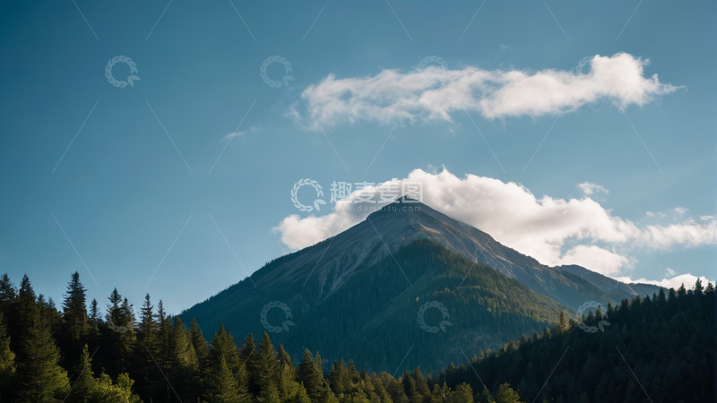 高清大图下载【趣麦麦图】山林间的巍峨山峰与白云