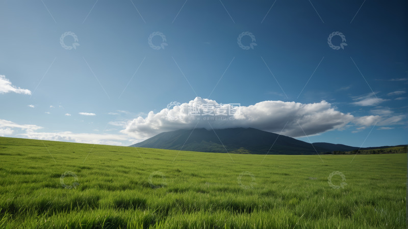 高清大图下载【趣麦麦图】广阔草原上的远山与白云