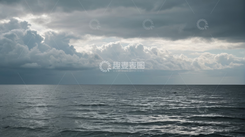 高清大图下载【趣麦麦图】海面之上厚重云层景象