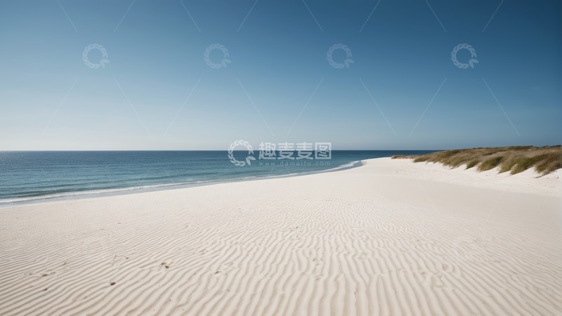 高清大图下载【趣麦麦图】空旷海滩与蓝色海洋景象