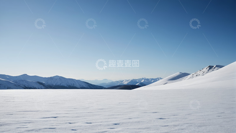 高清大图下载【趣麦麦图】雪覆盖的山脉与开阔雪地