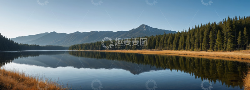 高清大图下载【趣麦麦图】山林间静谧的湖泊风光