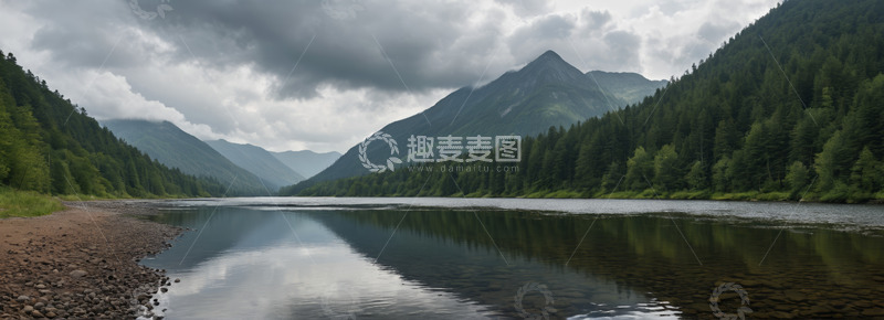 高清大图下载【趣麦麦图】山林间宁静湖泊风景
