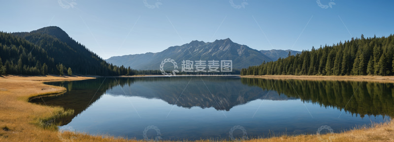 高清大图下载【趣麦麦图】山林间宁静湖泊自然风光