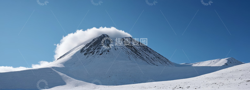 高清大图下载【趣麦麦图】雪山全景与天空中的云朵