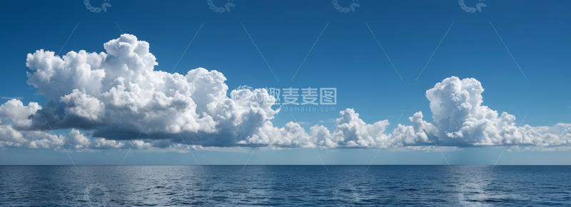 高清大图下载【趣麦麦图】蓝天白云下的广阔海洋
