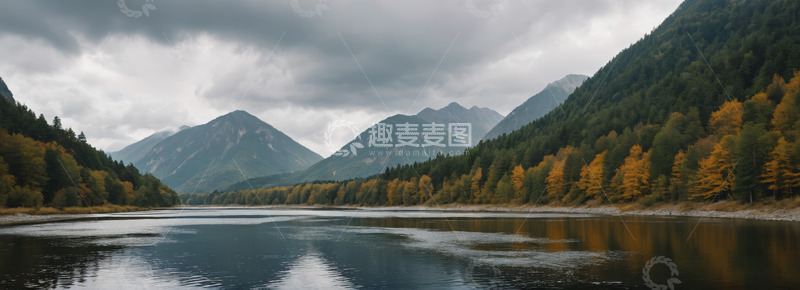 高清大图下载【趣麦麦图】山林间宁静的湖泊风光