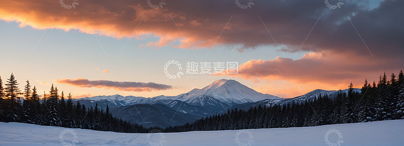 雪山森林日落全景