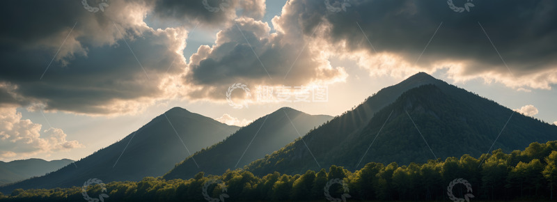 高清大图下载【趣麦麦图】山间日落时分的壮丽景色