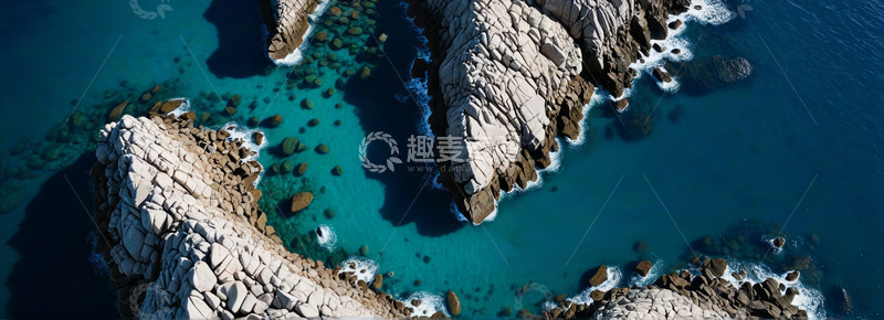 高清大图下载【趣麦麦图】俯瞰海岸岩石与海水景观