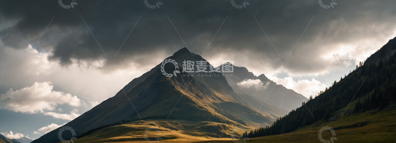 高清大图下载【趣麦麦图】多云天气下的山地景观