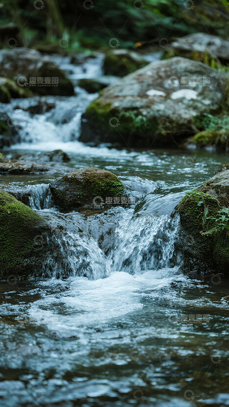 高清大图下载【趣麦麦图】山间溪流静谧美景
