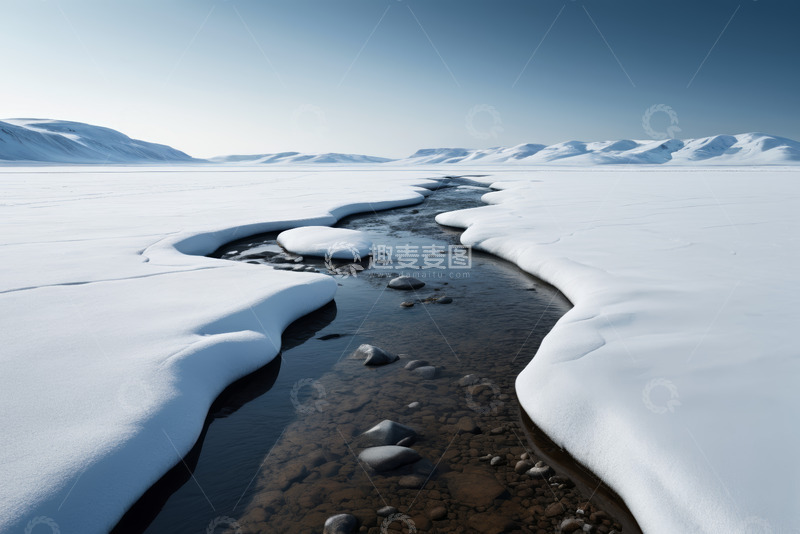 高清大图下载【趣麦麦图】雪地中蜿蜒流淌的清澈溪流