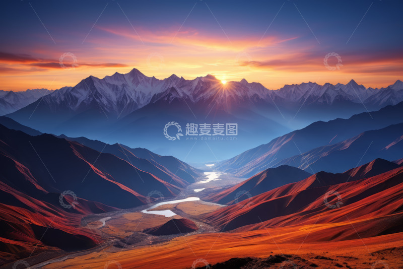 高清大图下载【趣麦麦图】日出时分的壮丽山脉景观