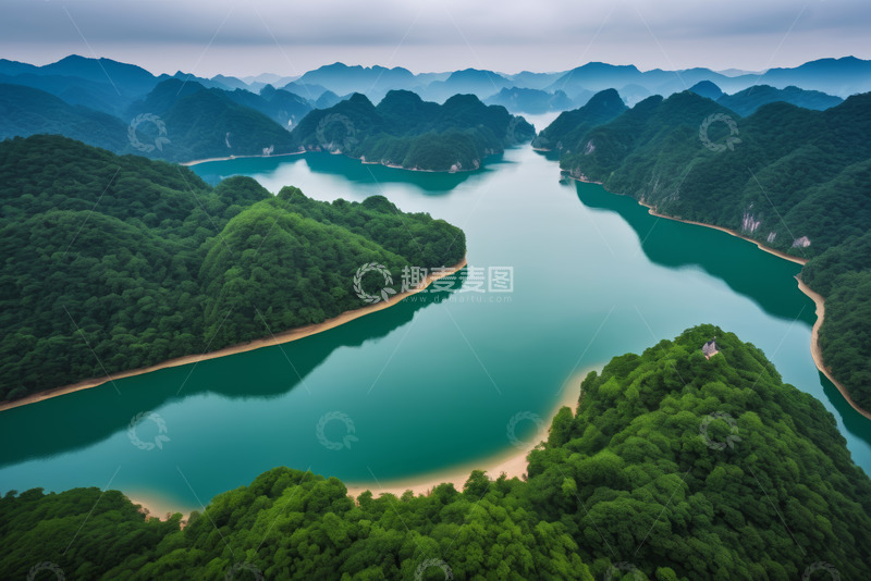 高清大图下载【趣麦麦图】山水相依的自然风光航拍图