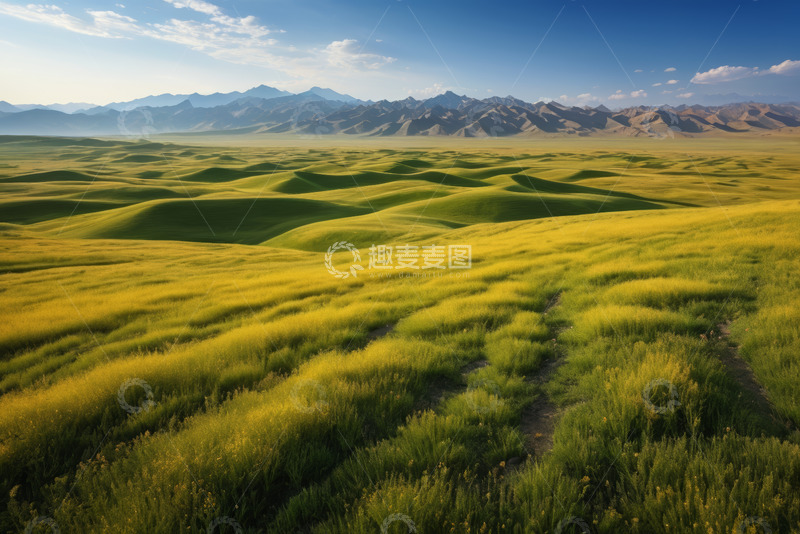 高清大图下载【趣麦麦图】广袤草原与远处山脉风景