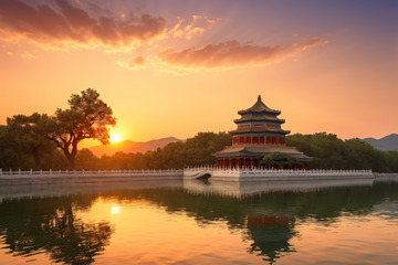 夕阳下的中式古建筑湖畔景观