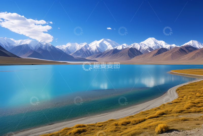 高清大图下载【趣麦麦图】雪山下的蓝色湖泊风光