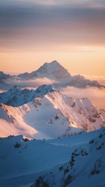 高山 雪山 云雾 