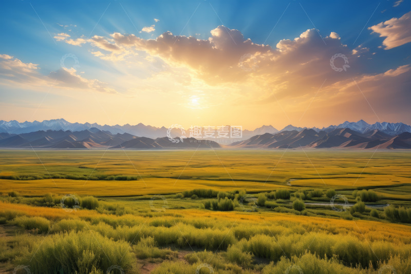高清大图下载【趣麦麦图】广袤草原与远山的日落景观