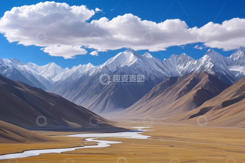 高清大图下载【趣麦麦图】雪山下广袤原野风景