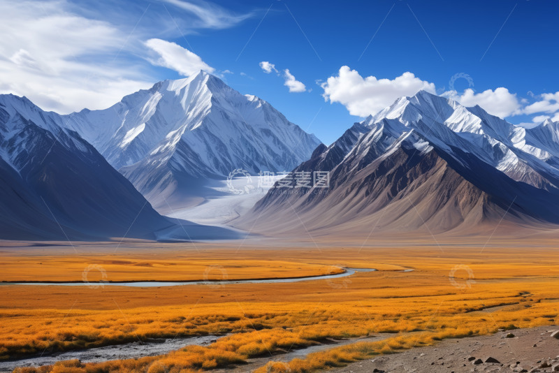 高清大图下载【趣麦麦图】雪山下的开阔草原风光