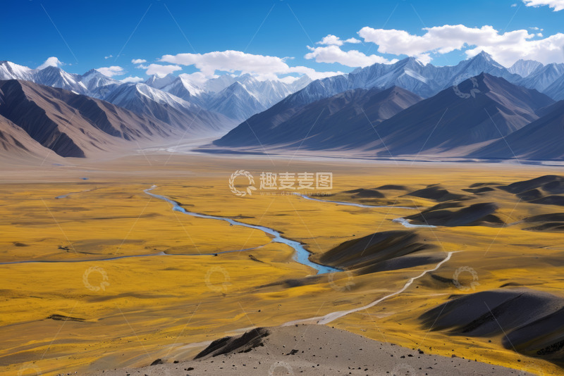 高清大图下载【趣麦麦图】广袤荒原与远处雪山风景