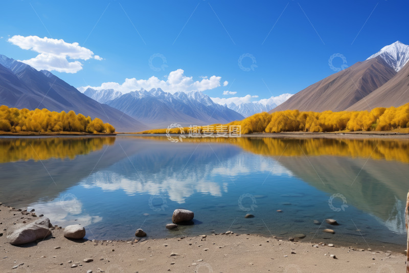 高清大图下载【趣麦麦图】秋日湖泊与山脉自然风光