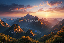 日出时分连绵山脉自然风光