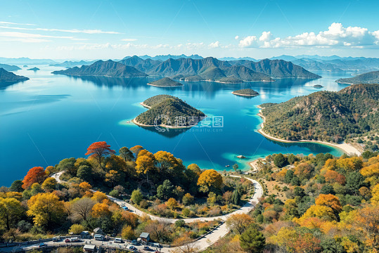 湖光山色中的秋日山水景观
