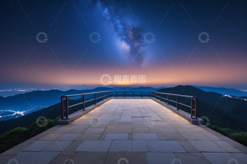 高清大图下载【趣麦麦图】山顶平台观星空夜景