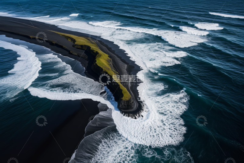 高清大图下载【趣麦麦图】俯瞰海浪拍击黑色海岸