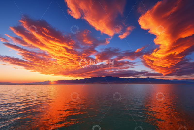 高清大图下载【趣麦麦图】湖上海面绚丽晚霞自然风光