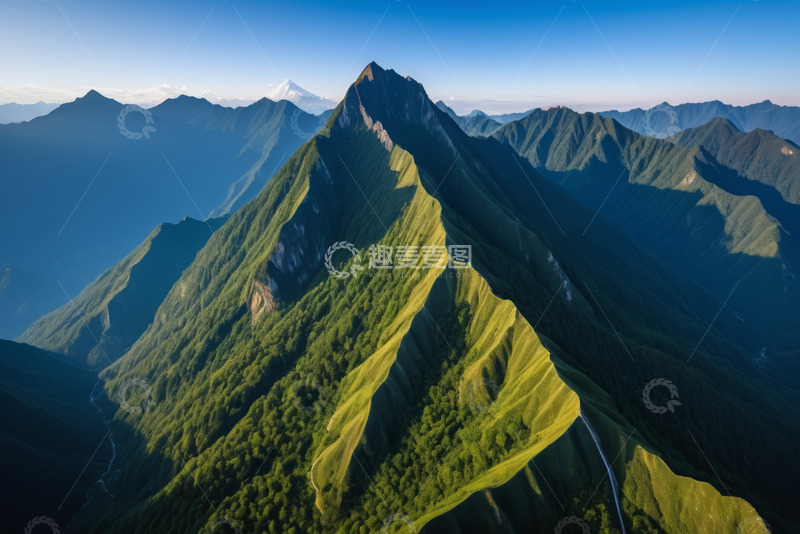 高清大图下载【趣麦麦图】航拍连绵起伏的山脉风光