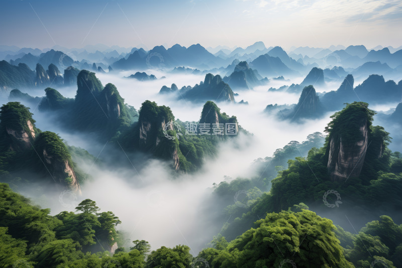 高清大图下载【趣麦麦图】云雾缭绕的连绵群山