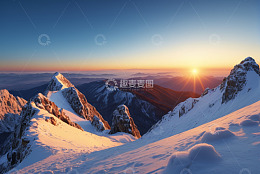 雪山日出壮丽景观