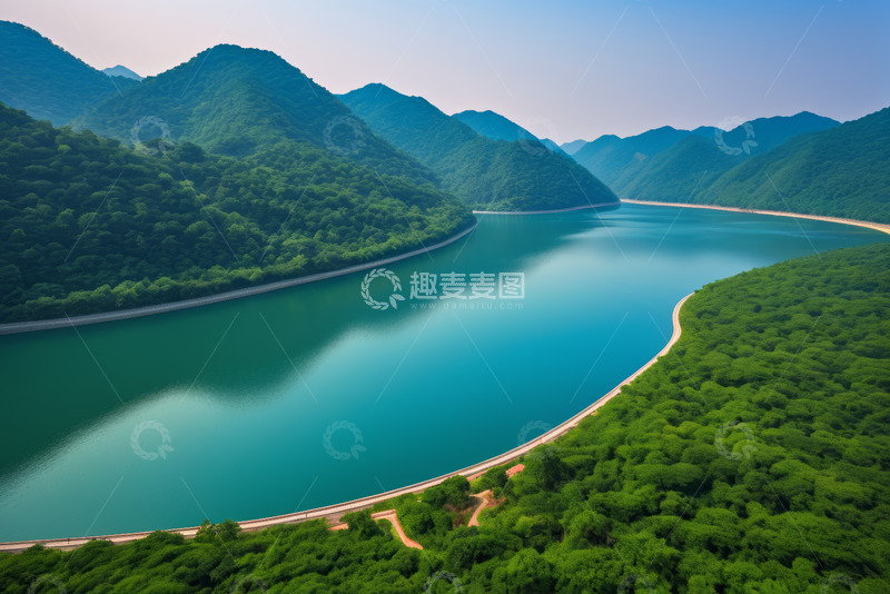 高清大图下载【趣麦麦图】山水相依的自然风光航拍