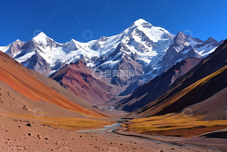 壮丽雪山与多彩山谷景观