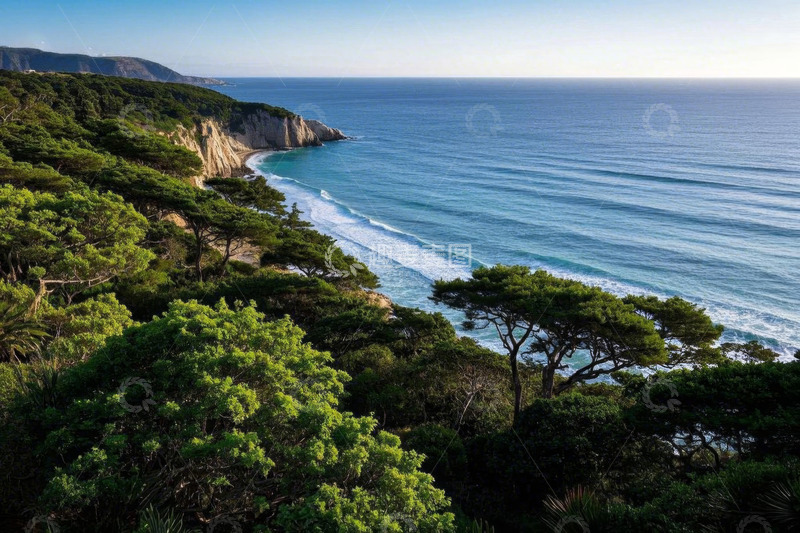 高清大图下载【趣麦麦图】海岸边绿树环绕的海洋景观