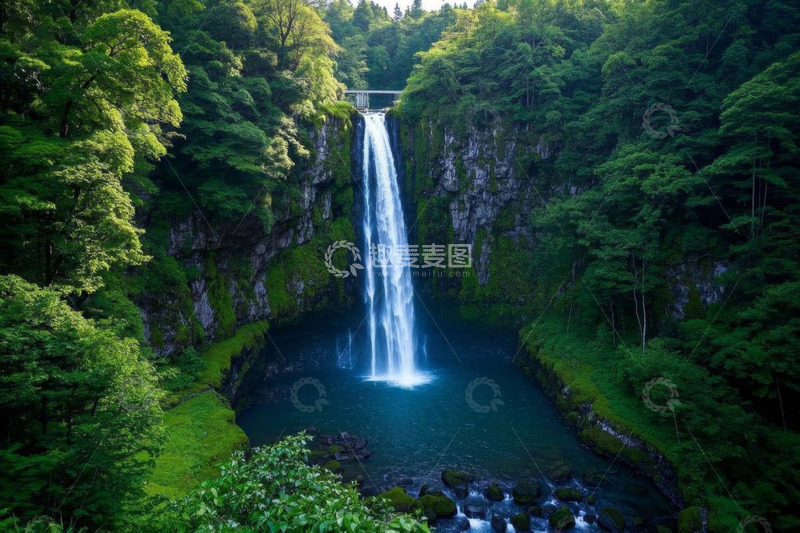 高清大图下载【趣麦麦图】山林间的瀑布景观
