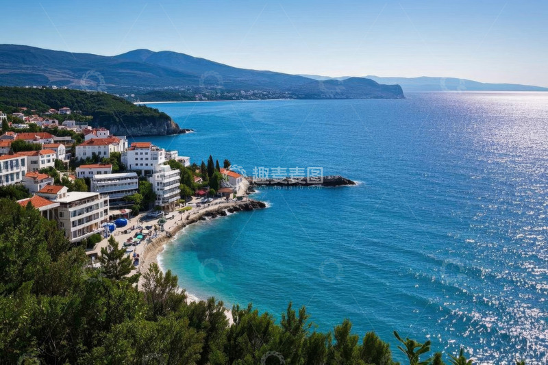 高清大图下载【趣麦麦图】海岸边小镇与蓝色大海景观