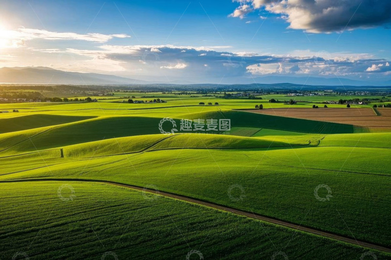 高清大图下载【趣麦麦图】航拍绿色田野田园风光