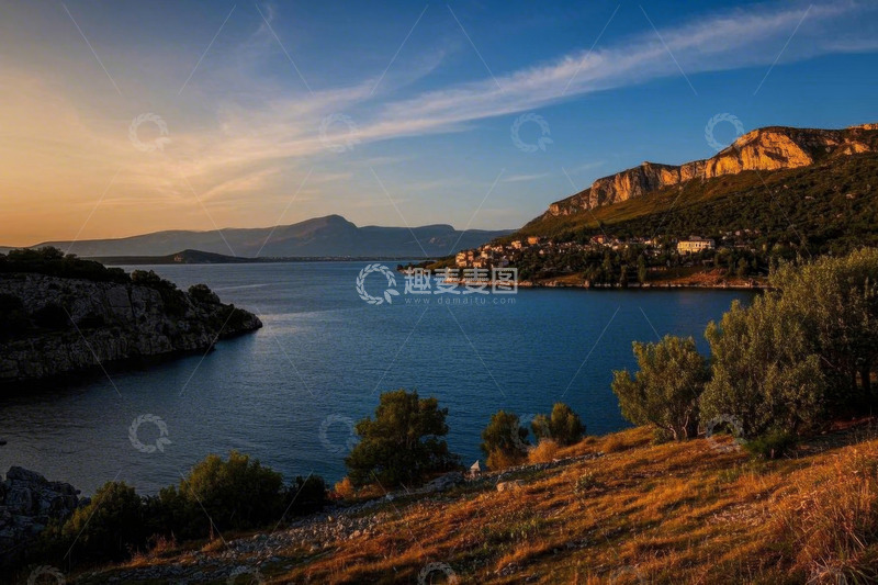 高清大图下载【趣麦麦图】湖畔山地自然风光